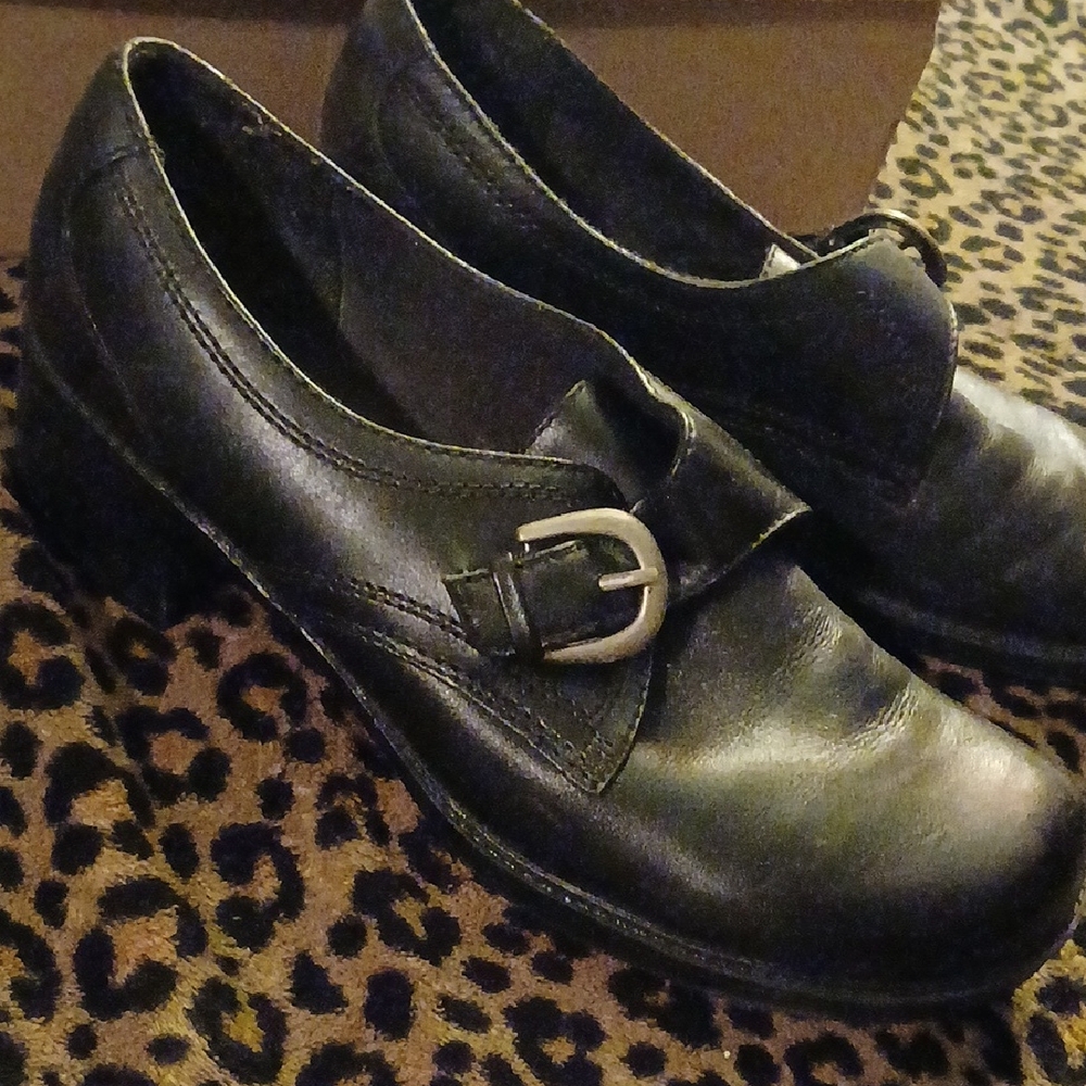 St. John's Bay Leather Loafers Size 9